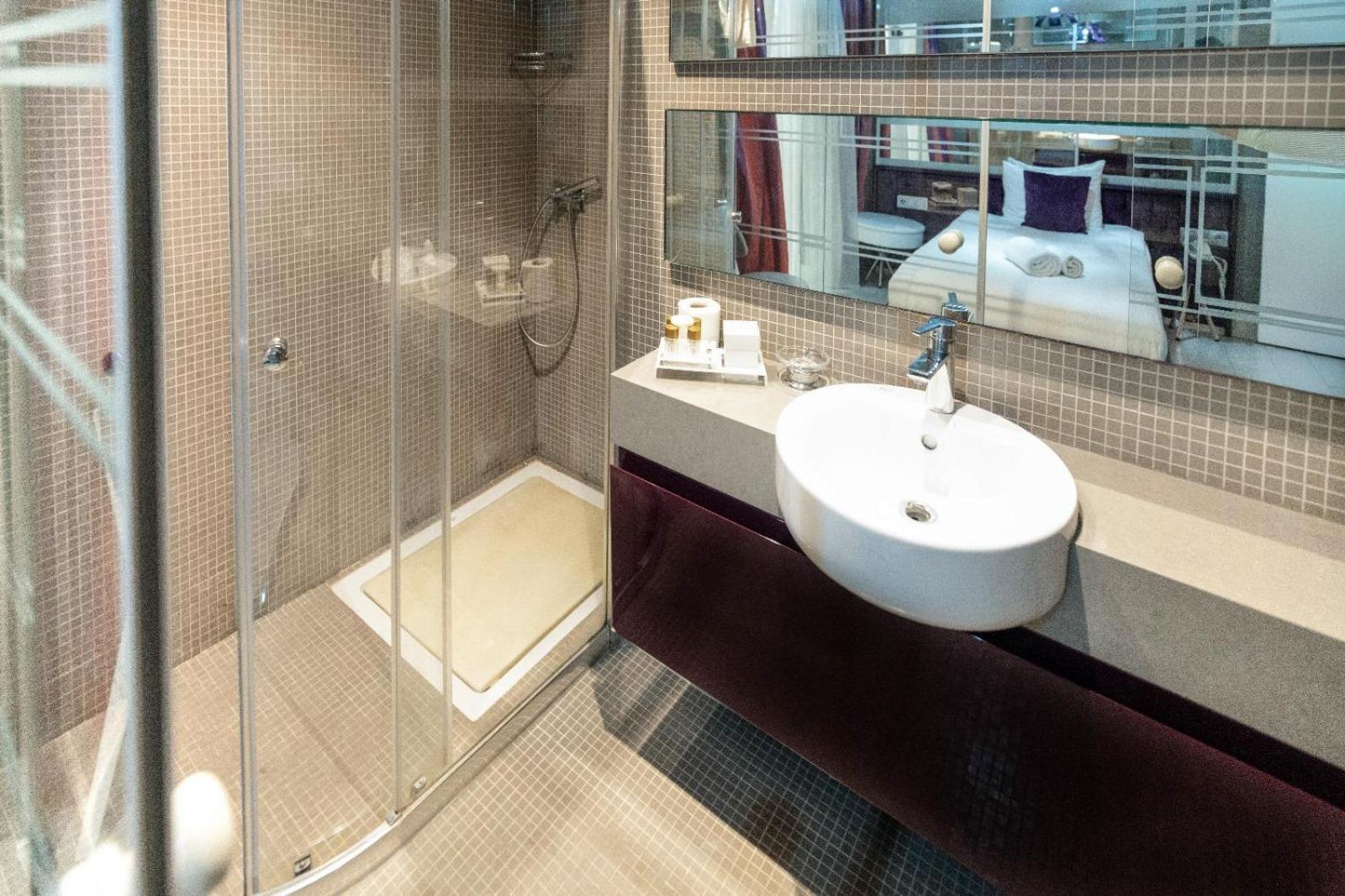 Golden Pars Hotel (Adults Only) Бурса Екстериор снимка