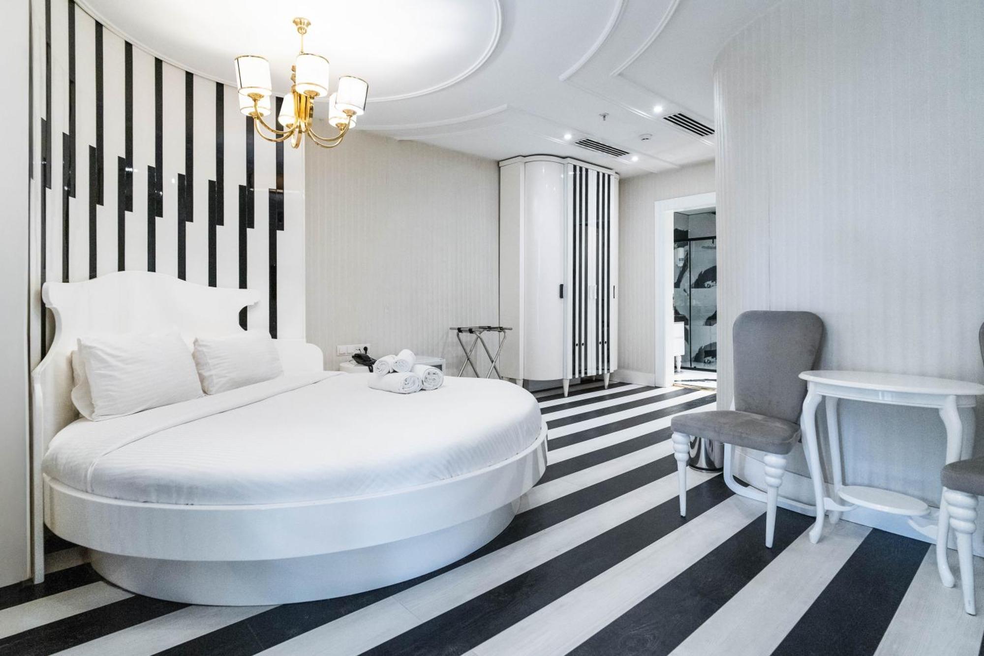 Golden Pars Hotel (Adults Only) Бурса Екстериор снимка