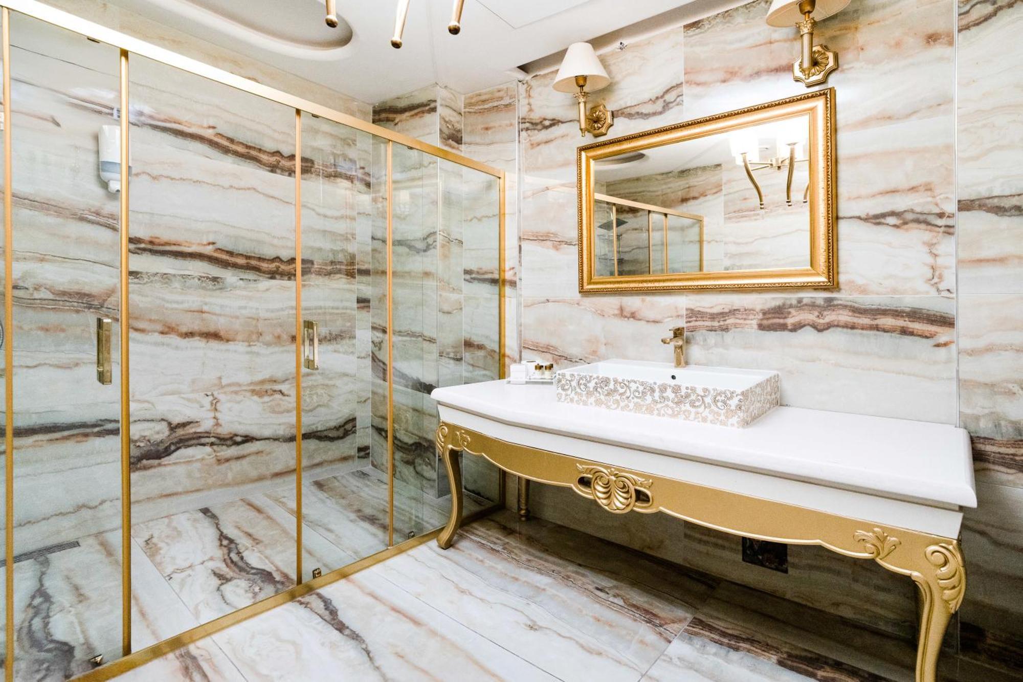 Golden Pars Hotel (Adults Only) Бурса Екстериор снимка